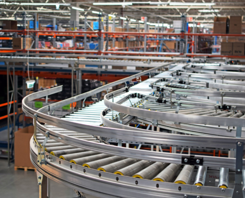 Automatic conveyor belts in logistic center Retail Analytics mit Zeitreihenanalysen durch Data Warehousing